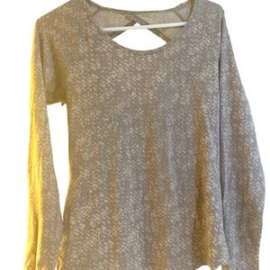 Lole size L long sleeve top. Excellent condition. Grey and off white.